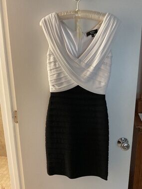 Short one piece cocktail dress, Tadashi Collection, size small, white & black